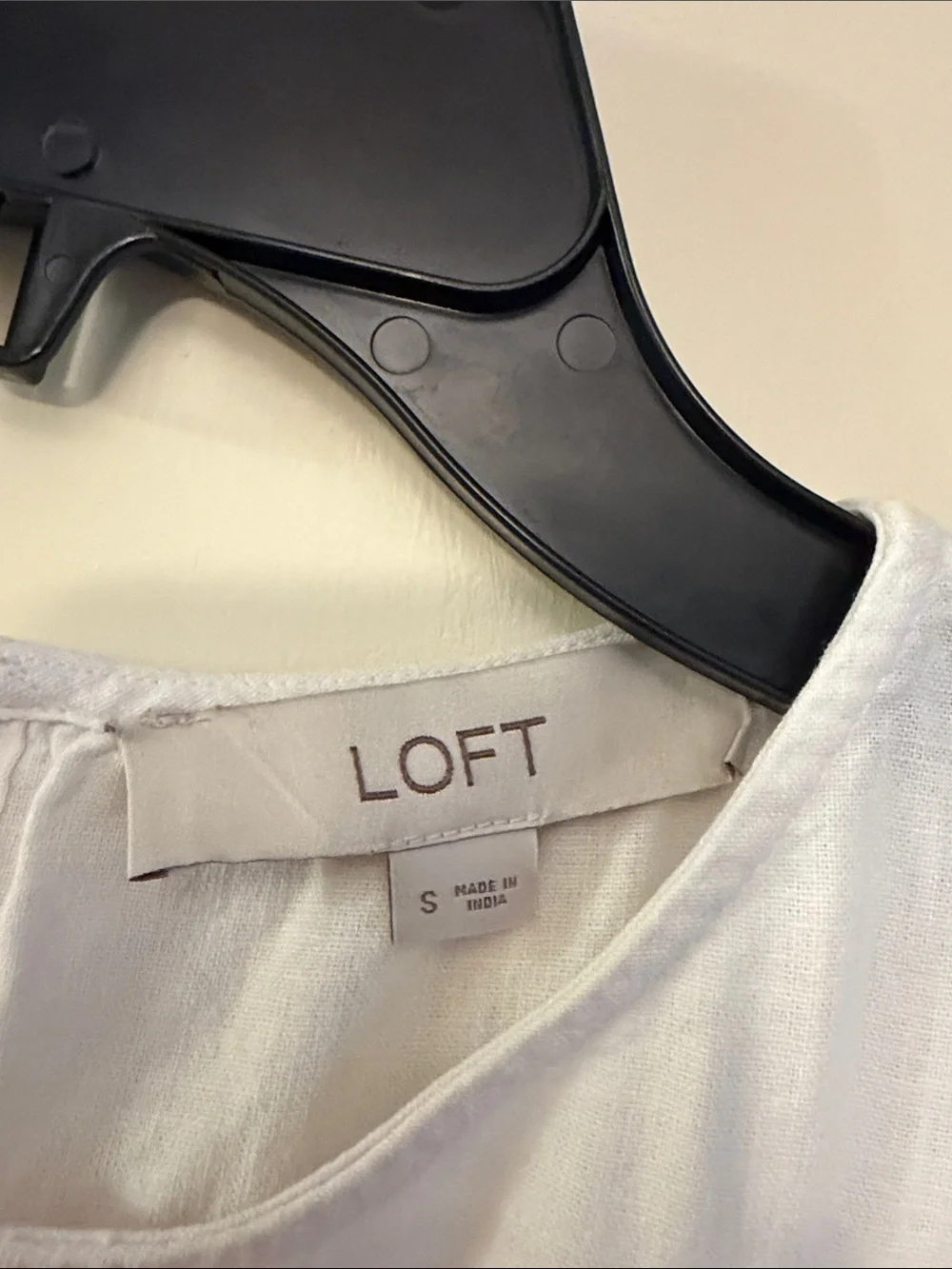 LOFT Women’s White Linen Blend Eyelet Puff Sleeve Blouse, size small